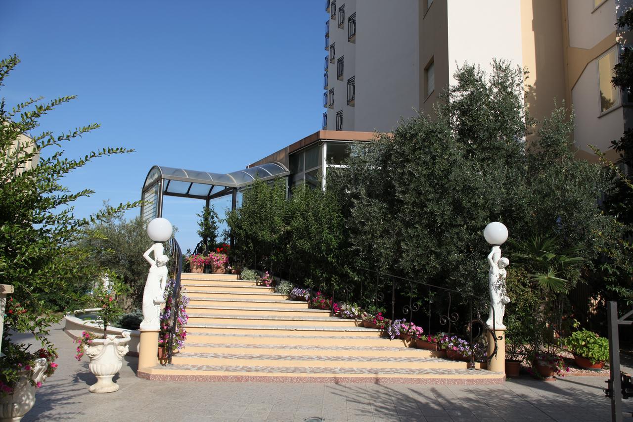 Hotel Plaza Llido Degli Estensi Dış mekan fotoğraf