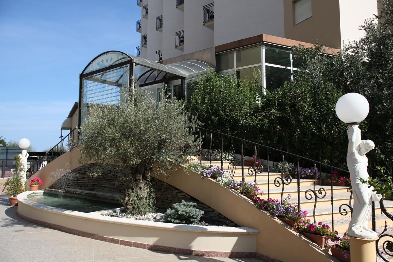 Hotel Plaza Llido Degli Estensi Dış mekan fotoğraf