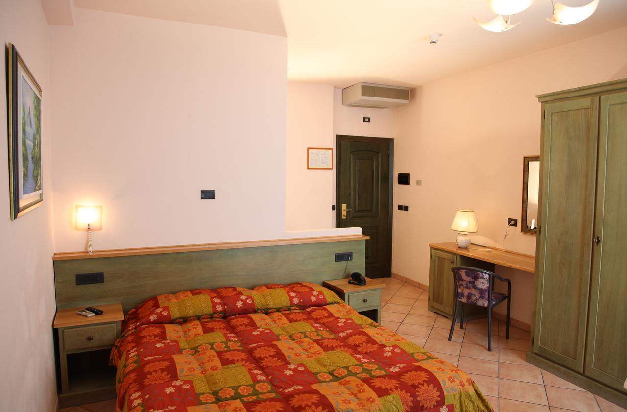 Hotel Plaza Llido Degli Estensi Dış mekan fotoğraf