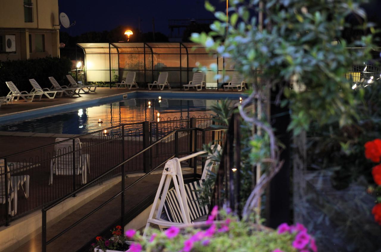 Hotel Plaza Llido Degli Estensi Dış mekan fotoğraf