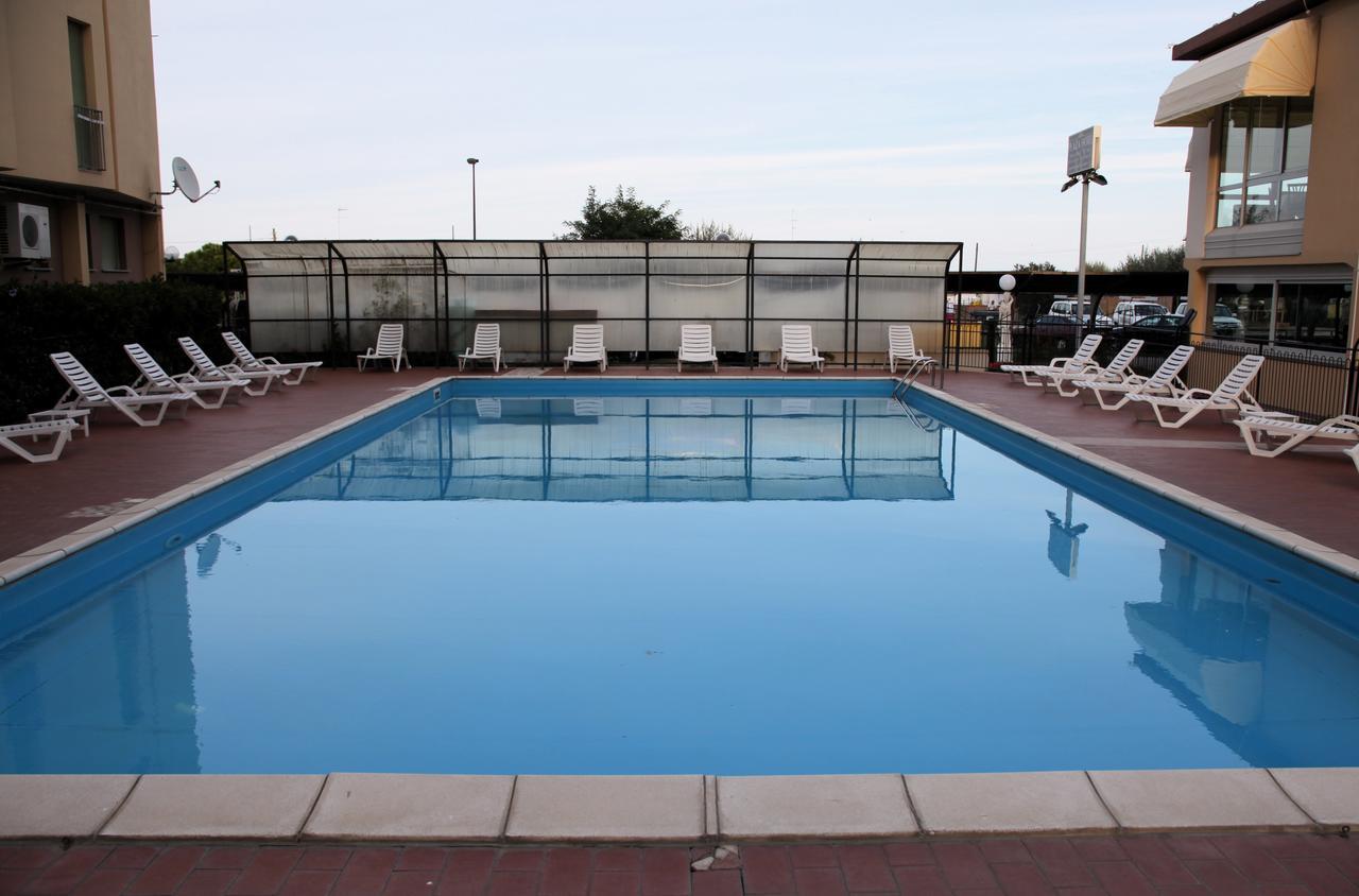 Hotel Plaza Llido Degli Estensi Dış mekan fotoğraf