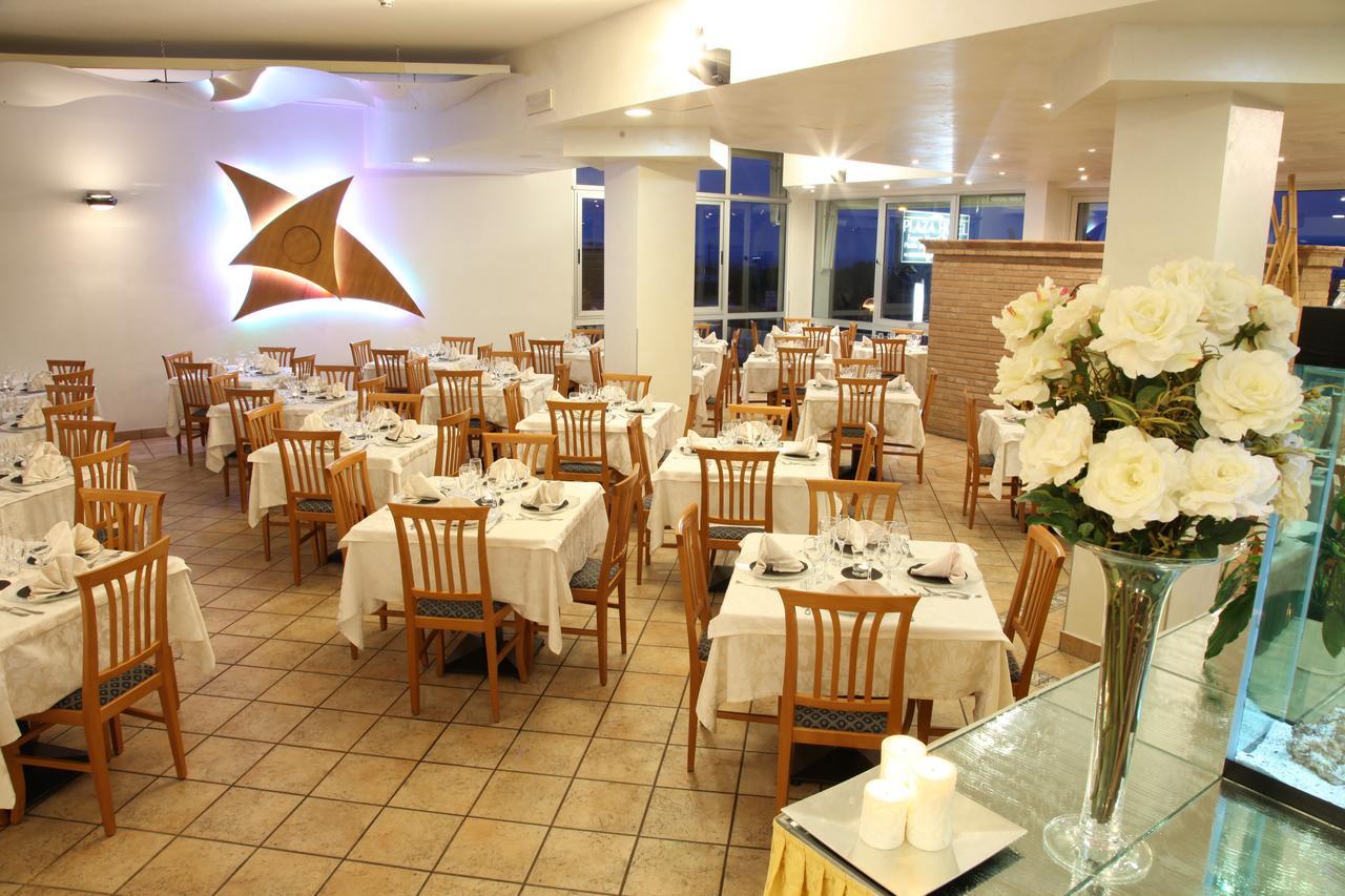 Hotel Plaza Llido Degli Estensi Dış mekan fotoğraf