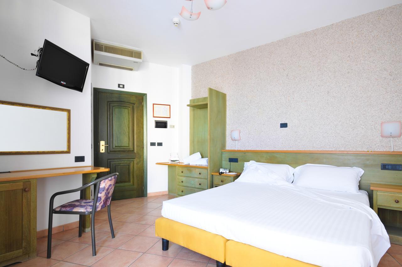 Hotel Plaza Llido Degli Estensi Dış mekan fotoğraf