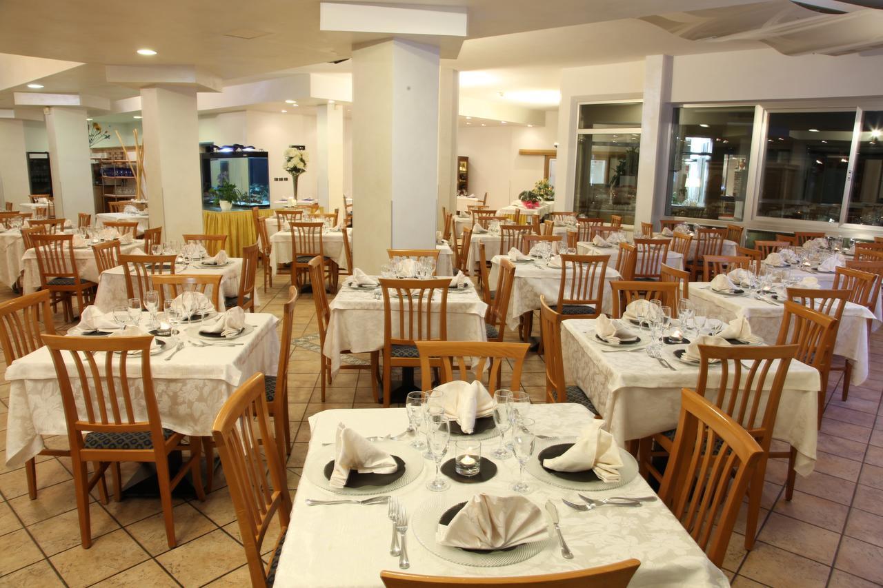 Hotel Plaza Llido Degli Estensi Dış mekan fotoğraf