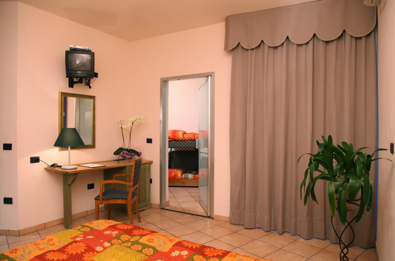 Hotel Plaza Llido Degli Estensi Dış mekan fotoğraf