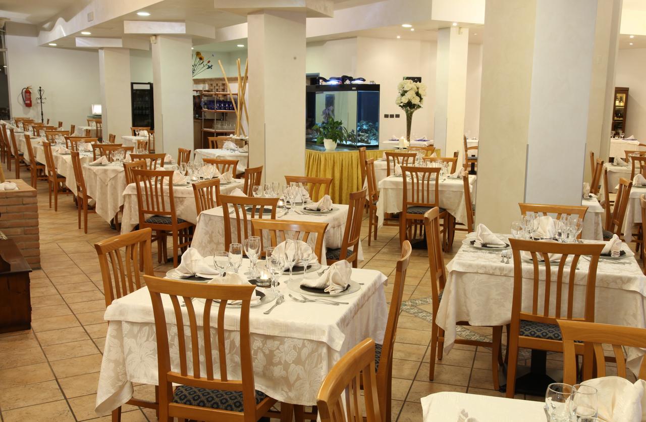Hotel Plaza Llido Degli Estensi Dış mekan fotoğraf