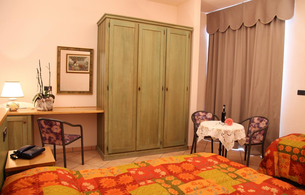 Hotel Plaza Llido Degli Estensi Dış mekan fotoğraf
