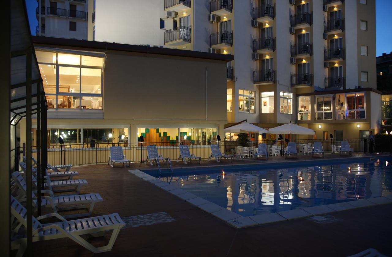 Hotel Plaza Llido Degli Estensi Dış mekan fotoğraf