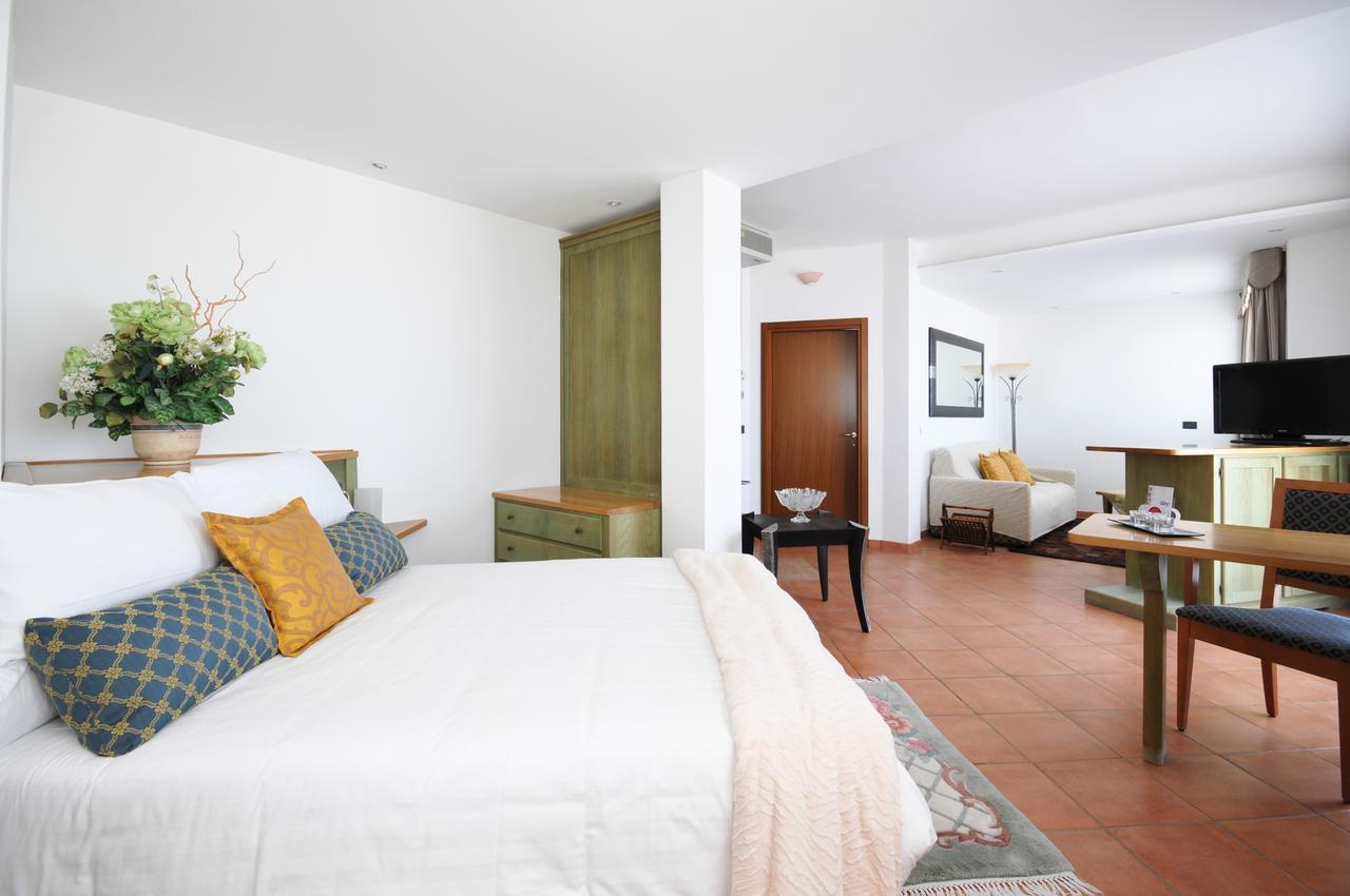 Hotel Plaza Llido Degli Estensi Dış mekan fotoğraf
