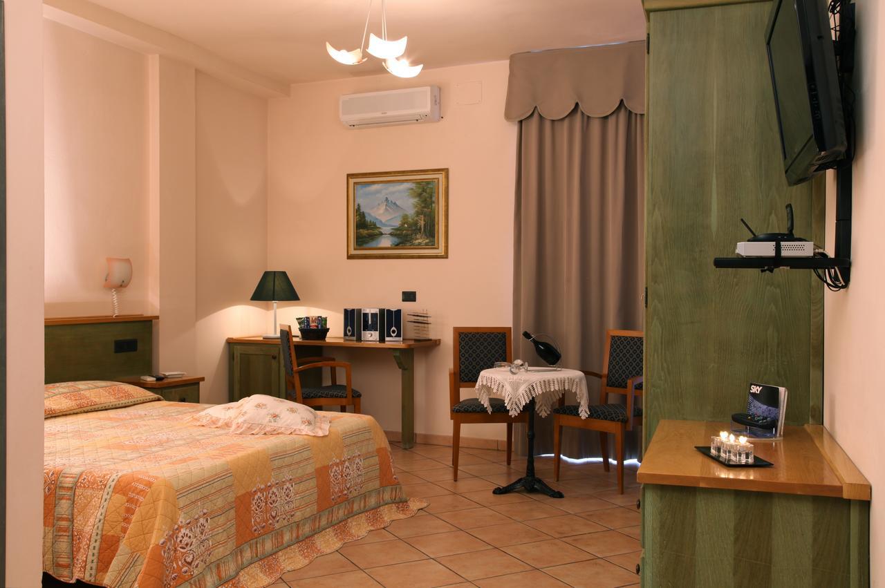 Hotel Plaza Llido Degli Estensi Dış mekan fotoğraf
