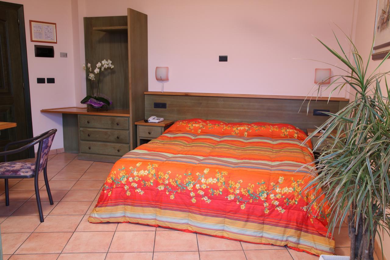 Hotel Plaza Llido Degli Estensi Dış mekan fotoğraf