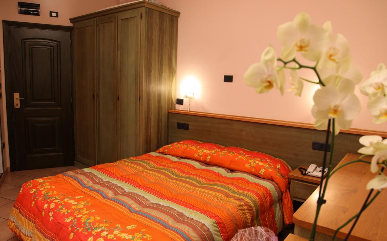 Hotel Plaza Llido Degli Estensi Dış mekan fotoğraf