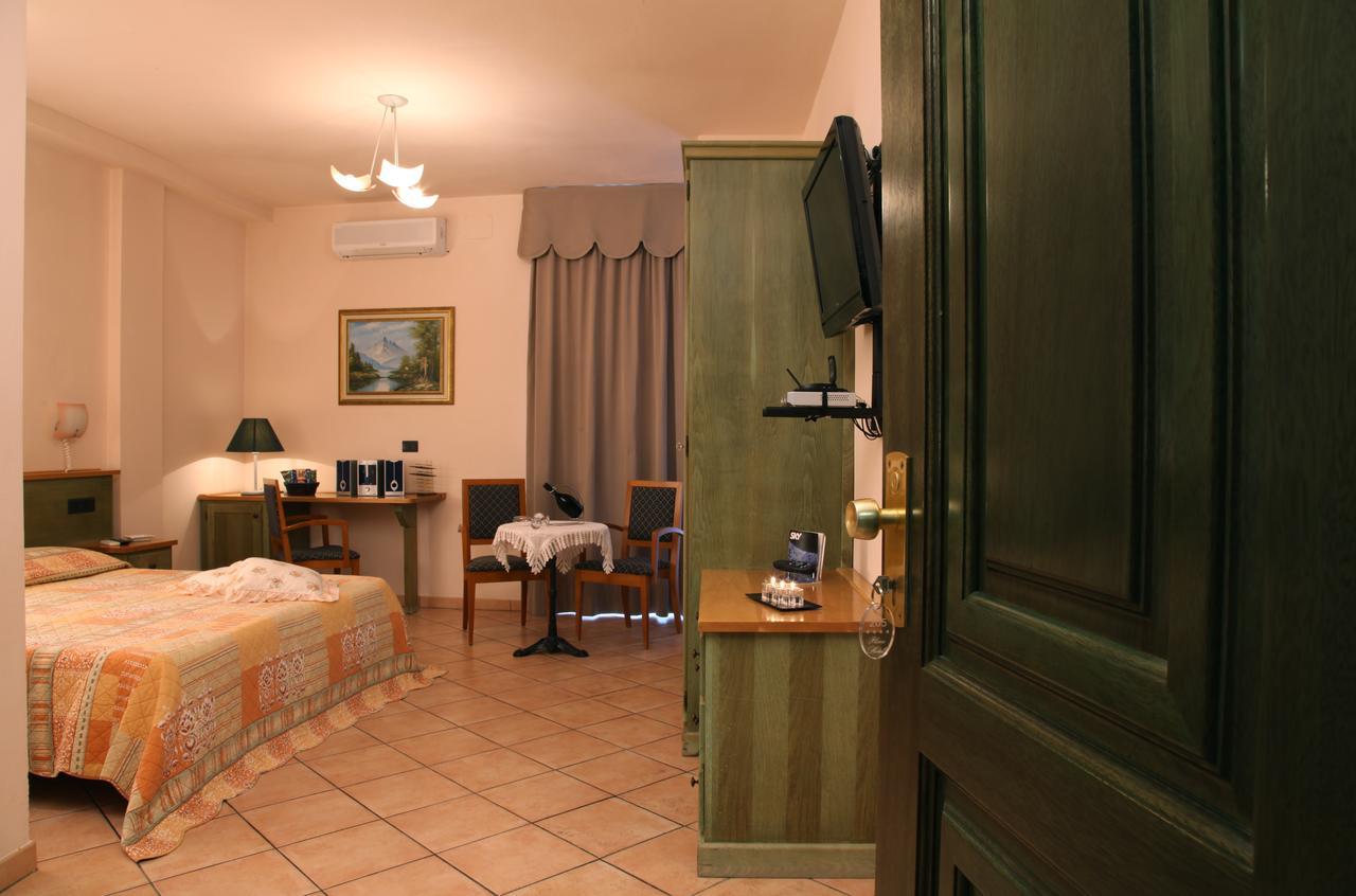 Hotel Plaza Llido Degli Estensi Dış mekan fotoğraf