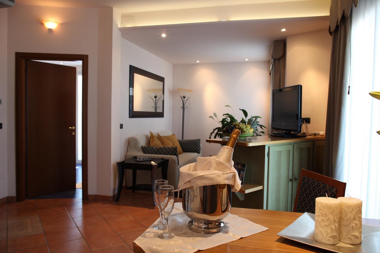 Hotel Plaza Llido Degli Estensi Dış mekan fotoğraf