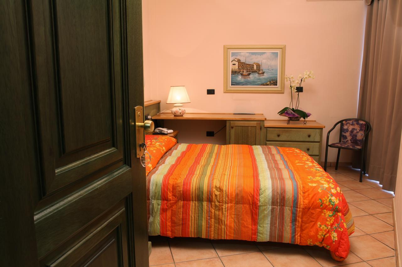 Hotel Plaza Llido Degli Estensi Dış mekan fotoğraf