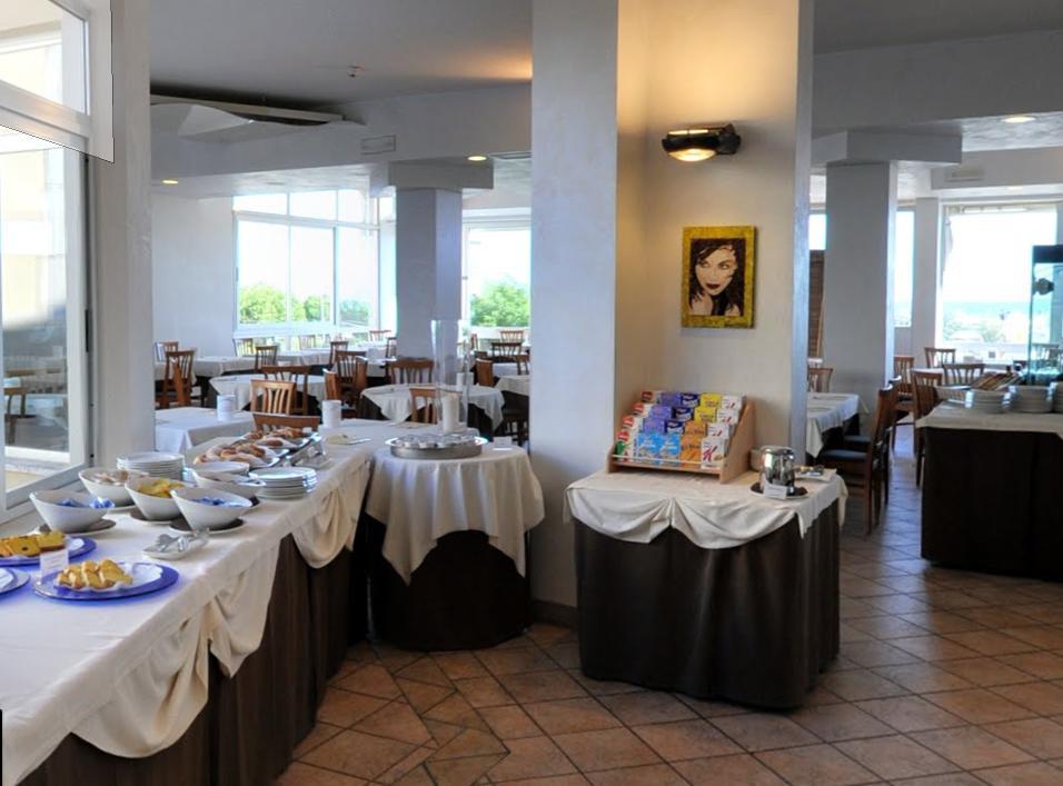 Hotel Plaza Llido Degli Estensi Dış mekan fotoğraf