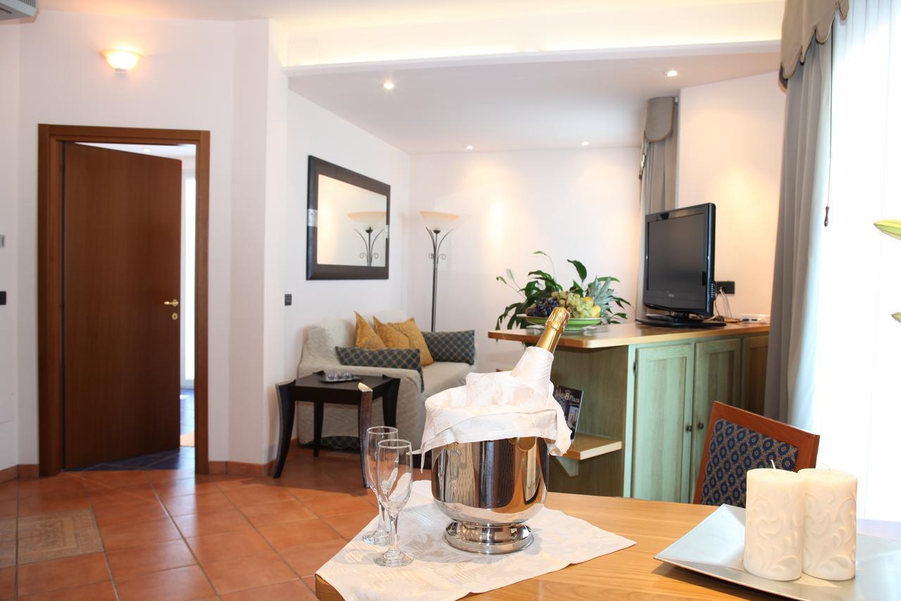 Hotel Plaza Llido Degli Estensi Dış mekan fotoğraf